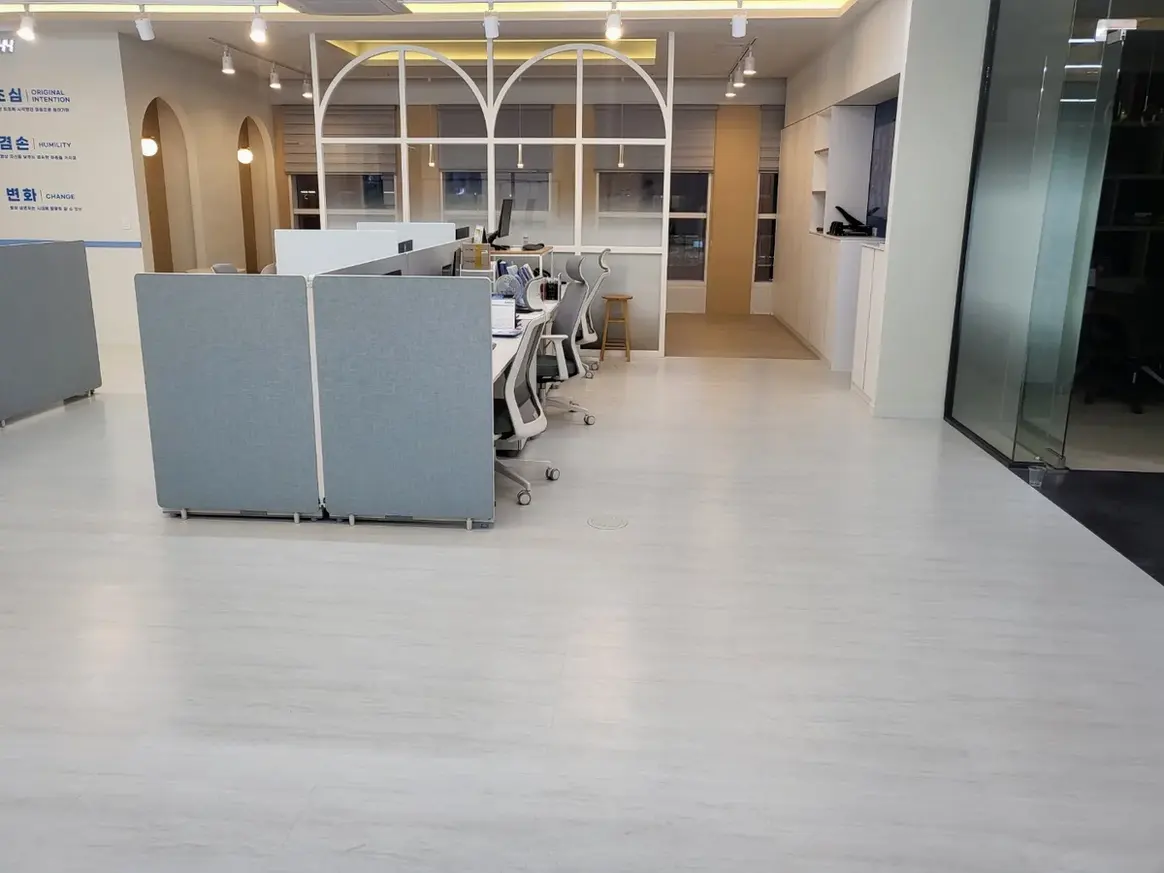 안양시 동안구 관양동 사업장 복도·대기 동선 야간 위생청소 사례 - 행진크린