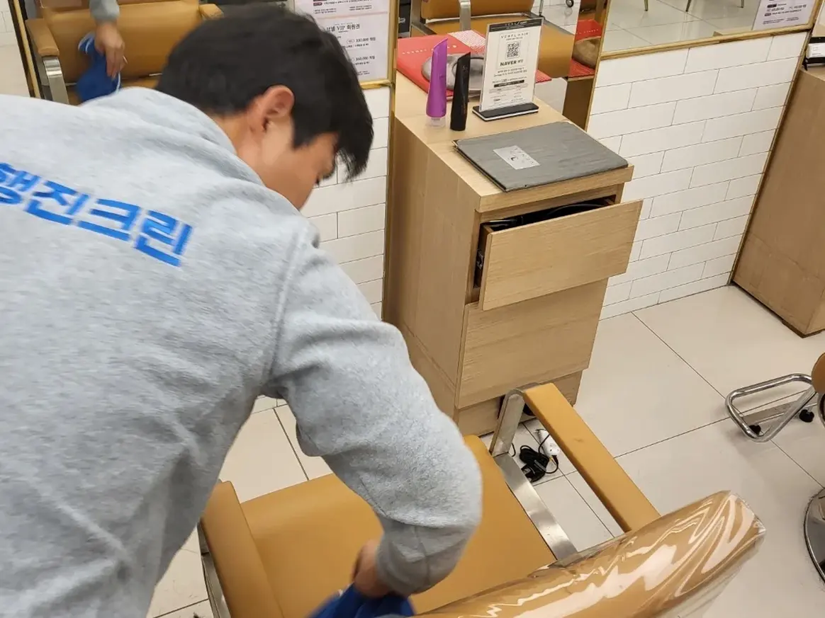 안산시 단원구 고잔동 미용실 복도·대기 동선 야간 위생청소 사례 - 행진크린