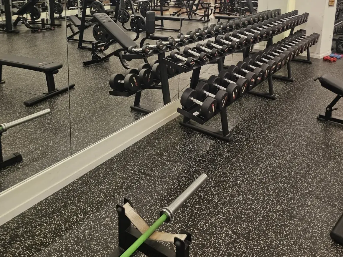 오산시 고현동 프리웨이트존 바닥·기구 위생청소 사례 - 행진크린