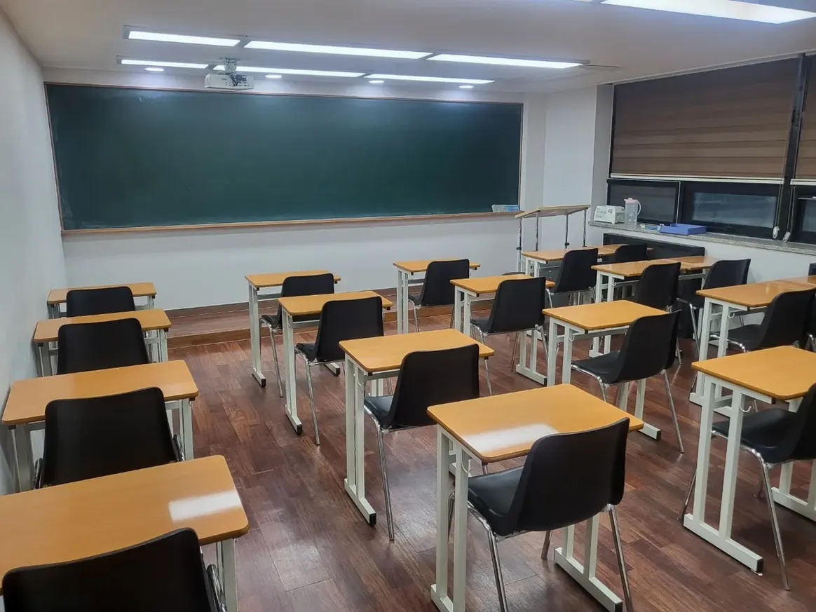 안산시 단원구 대부북동 어린이집 과학실 장비 주변 정밀 위생청소 사례 - 행진크린