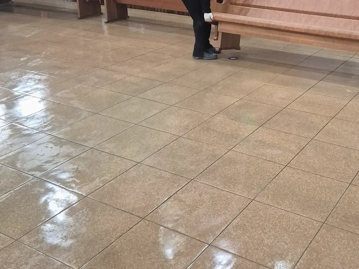 부천시 소사구 범박동 예배당 방송실 장비 주변 정밀 위생청소 사례 - 행진크린
