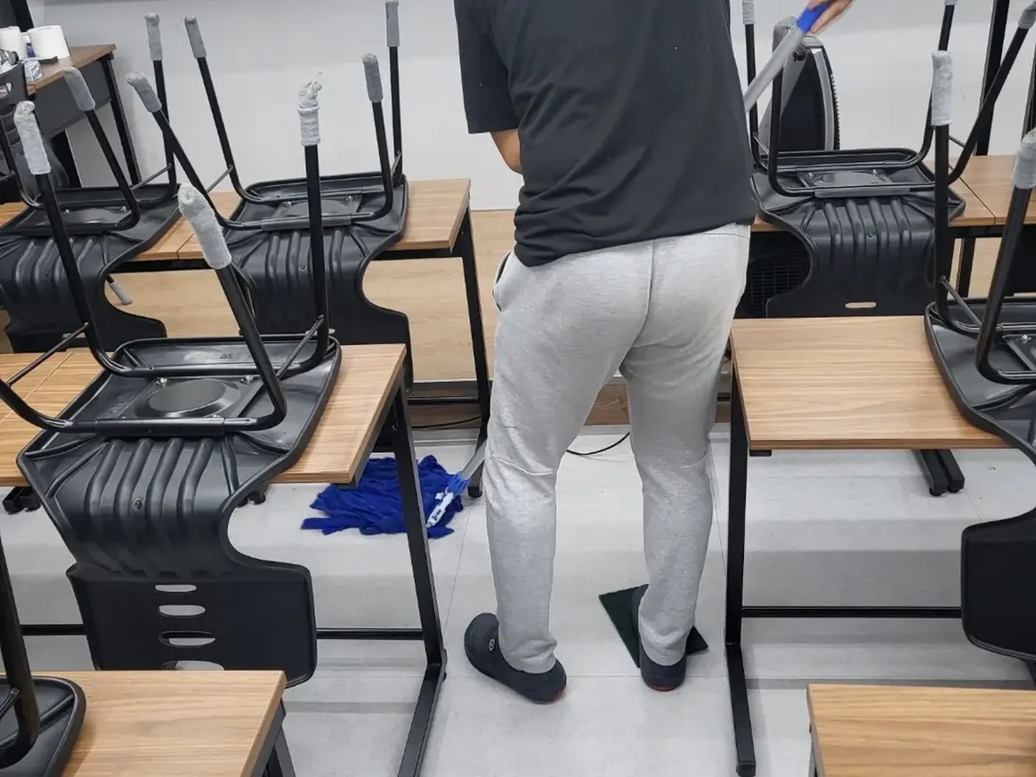 안산시 단원구 신길동 학교 교장실·교무실 위생청소 사례 - 행진크린